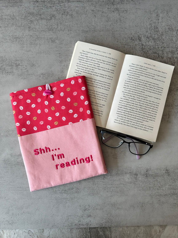 Lips Book Sleeve, Fabric Book Cover, Book Pouch or Book Cosy, Reading Gift